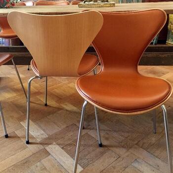 arne jacobsen leather chair