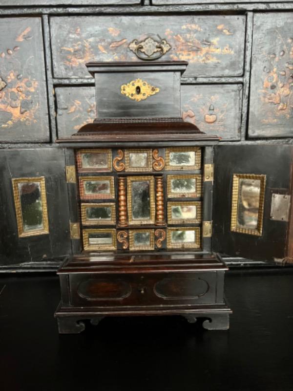 Art Cabinet with mirrors